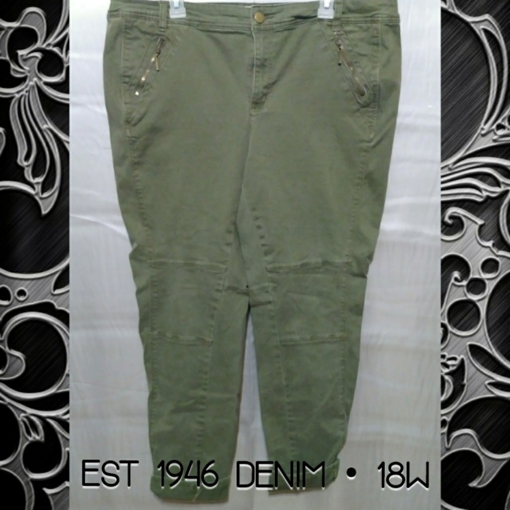 • NWOT Comfy Capris •